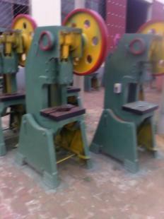 解析河北东光15吨冲床 机械及行业设备中的高效选择